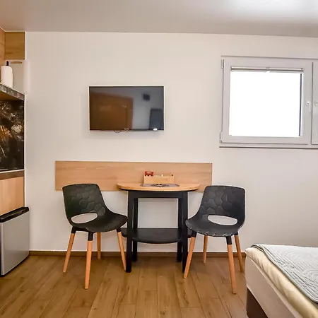 Gory Apartment *