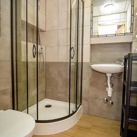 Daire Gory A - Z Widokiem Na Gory Sniadaniami I Sauna
