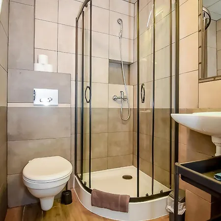 Daire Gory A - Z Widokiem Na Gory Sniadaniami I Sauna