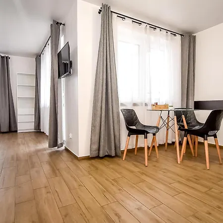 Daire Gory A - Z Widokiem Na Gory Sniadaniami I Sauna