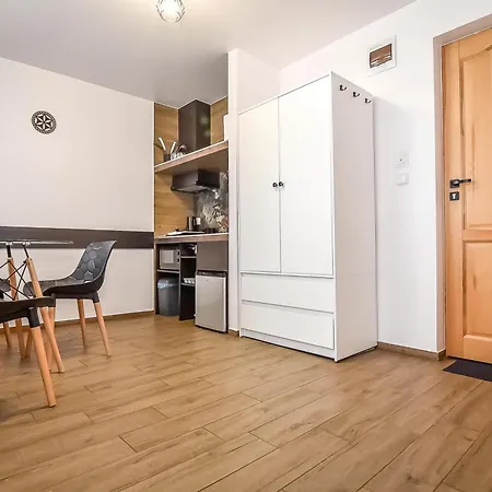 Daire Gory A - Z Widokiem Na Gory Sniadaniami I Sauna