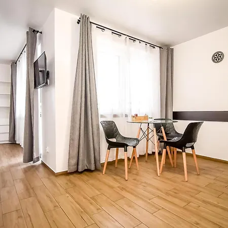 Daire Gory A - Z Widokiem Na Gory Sniadaniami I Sauna *